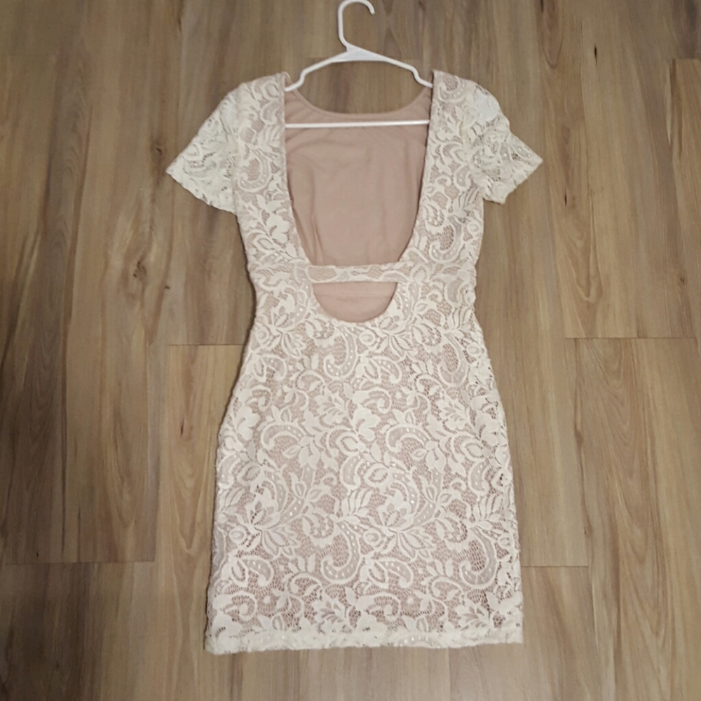 Dress - Picture 3 of 3